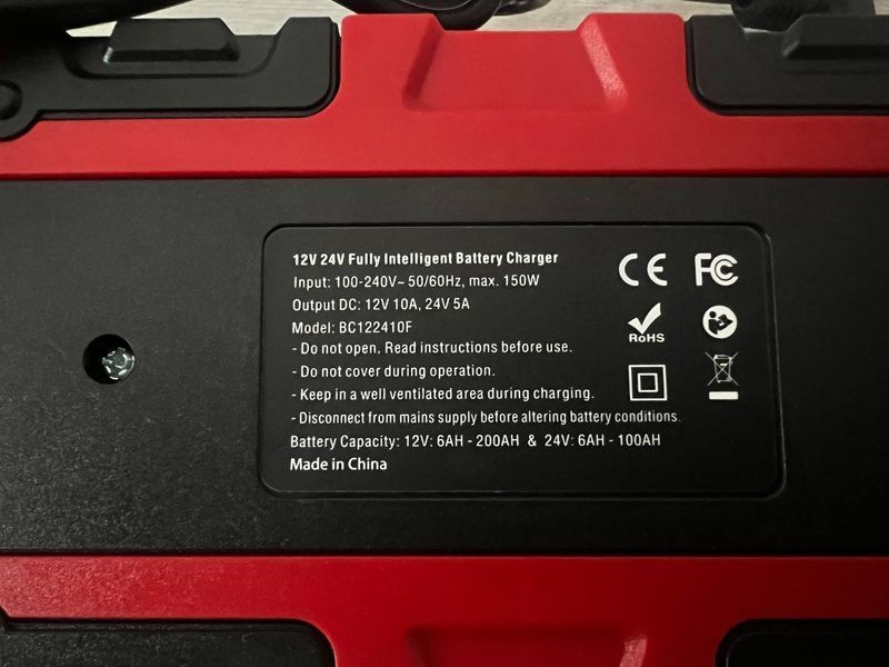 Зарядний пристрій 12V/10A 24V/5A для акумуляторів 6-200 А/Г кислотні, AGM, GEL, EFB, кальцієві LiFePO4 Зарядний пристрій 10A фото
