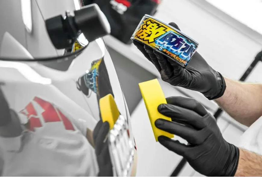 Твердий віск SOFT99 Water Block Wax White Для потужного гідрофобу та глянцевого блиску білих автомобілів Віск Water Block Wax White фото